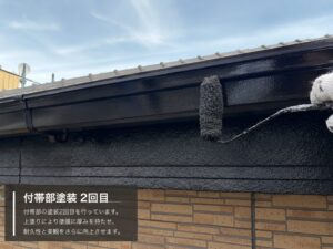 徳島市K様邸で付帯部塗装2回目を行っている様子